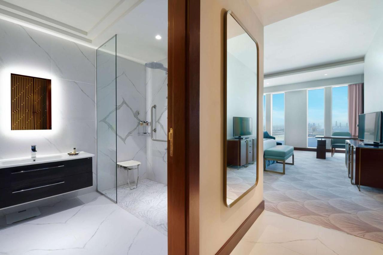 Wyndham Grand Doha West Bay Beach Εξωτερικό φωτογραφία A guest room at the hotel